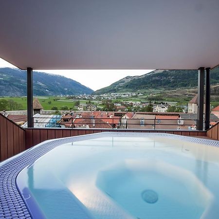 Hotel Gasthof Gruener Baum Glorenza Bagian luar foto