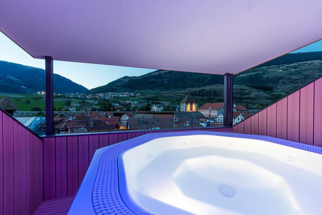 Hotel Gasthof Gruener Baum Glorenza Bagian luar foto