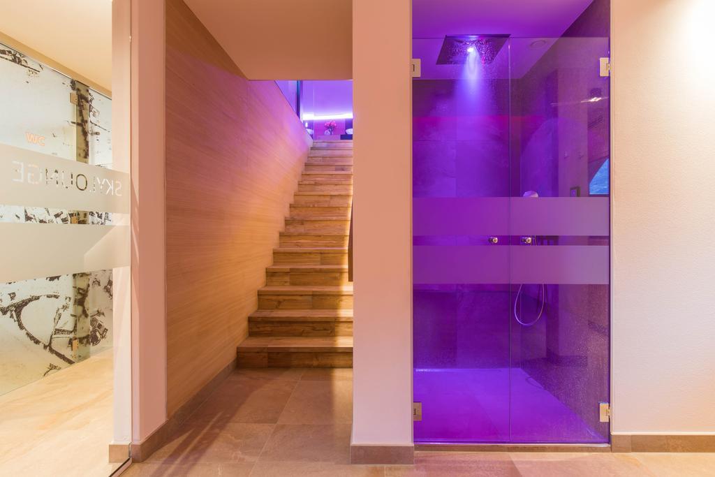 Hotel Gasthof Gruener Baum Glorenza Bagian luar foto