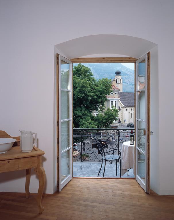 Hotel Gasthof Gruener Baum Glorenza Bagian luar foto
