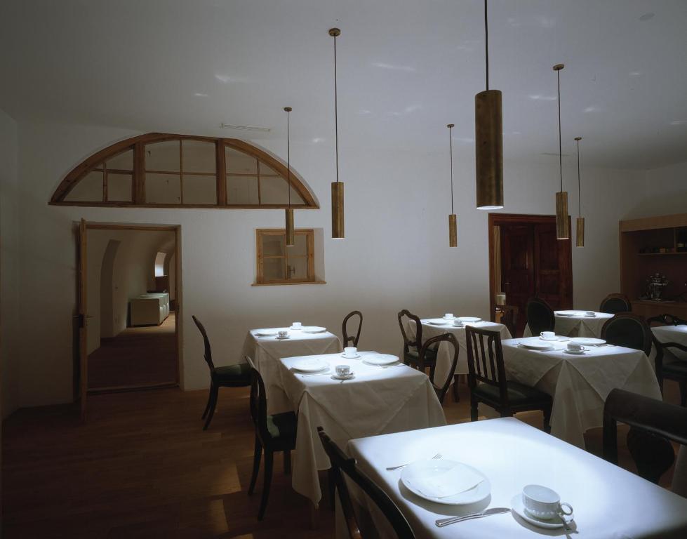 Hotel Gasthof Gruener Baum Glorenza Bagian luar foto