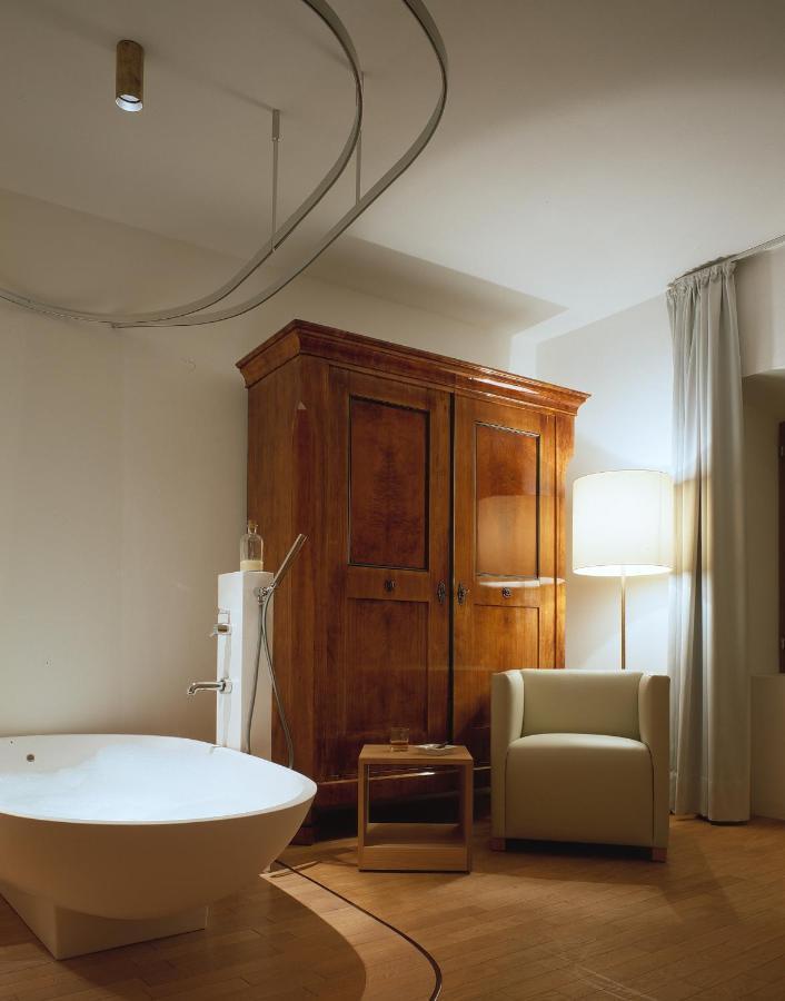 Hotel Gasthof Gruener Baum Glorenza Bagian luar foto
