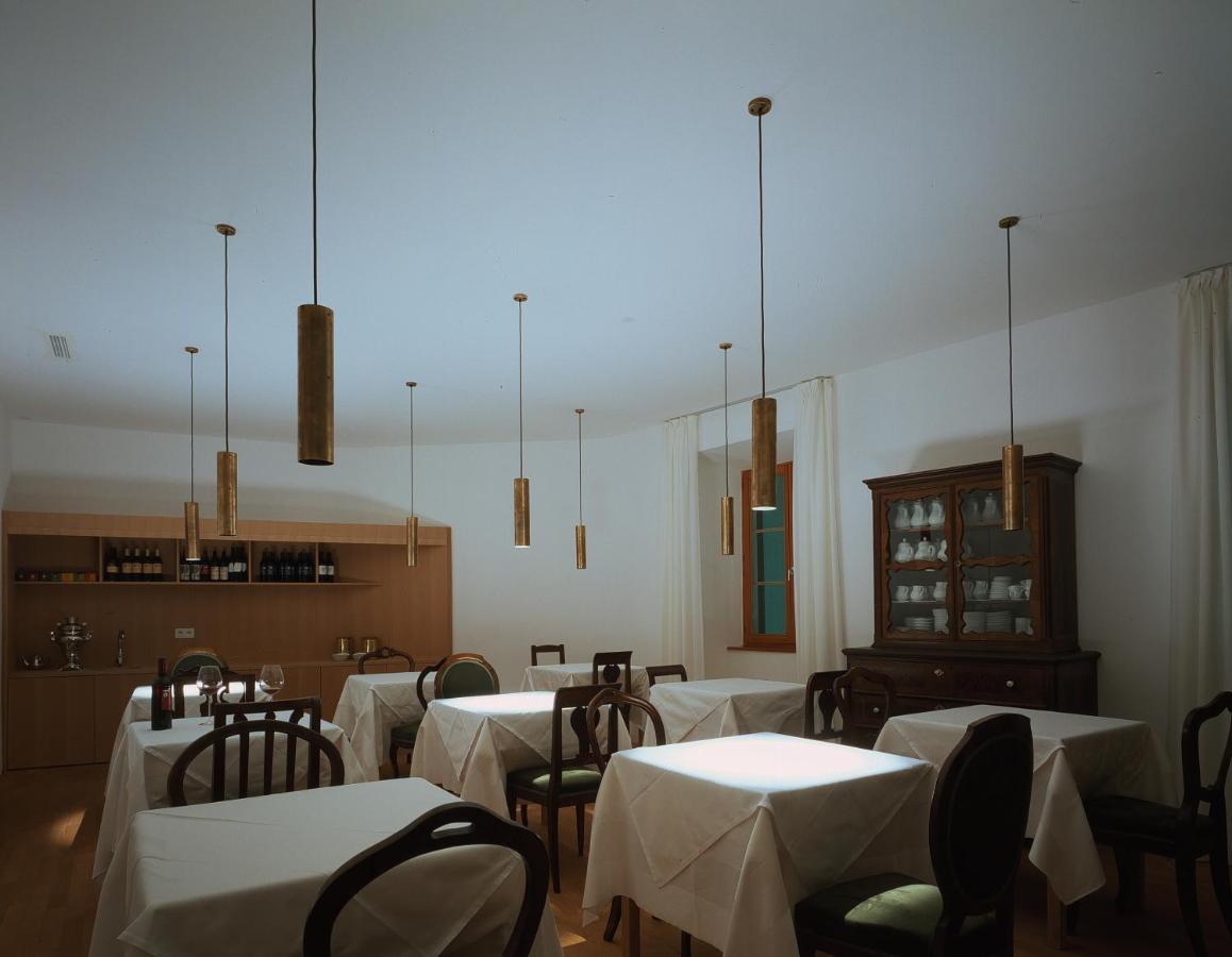 Hotel Gasthof Gruener Baum Glorenza Bagian luar foto