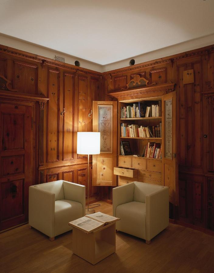 Hotel Gasthof Gruener Baum Glorenza Bagian luar foto