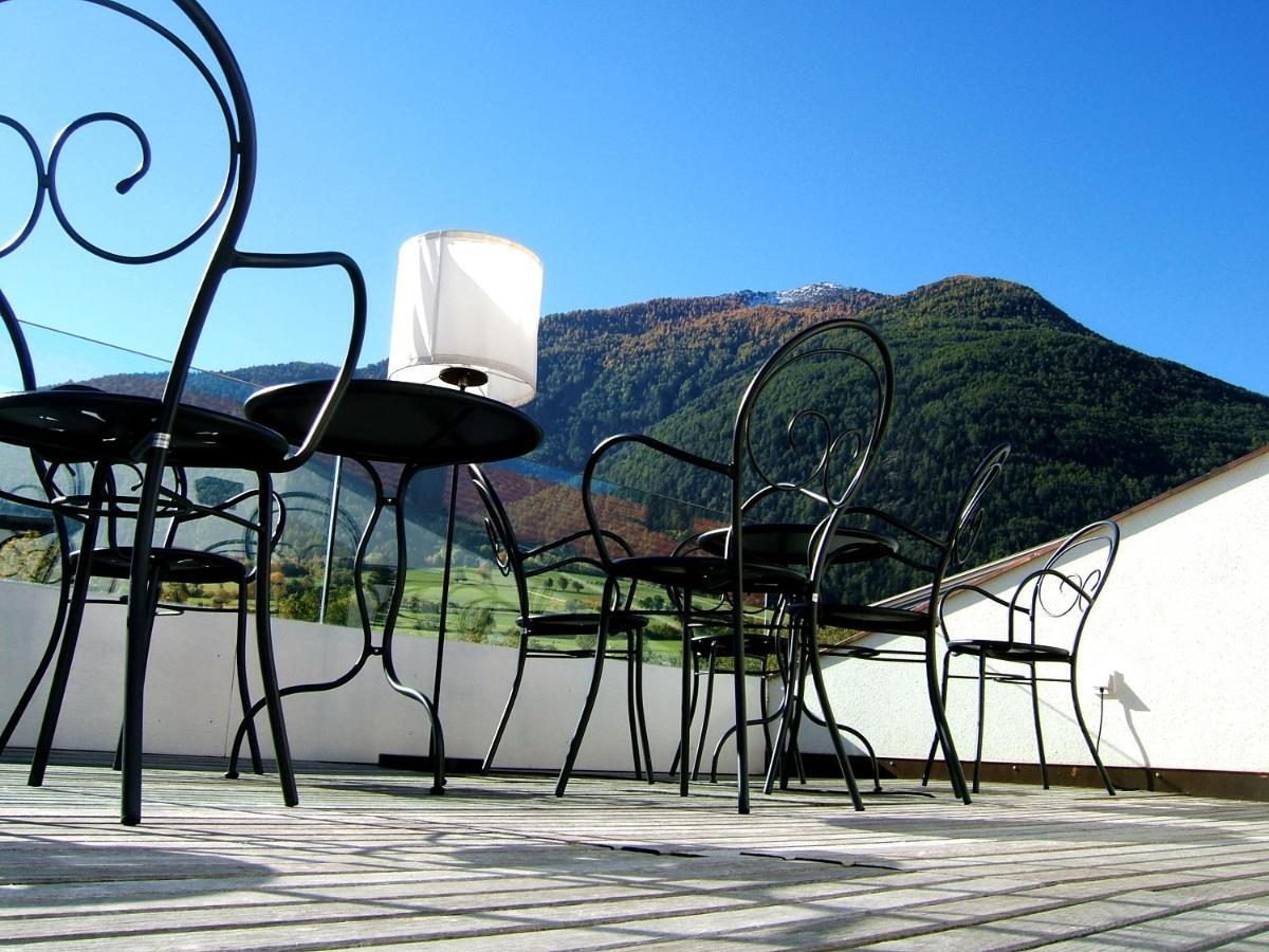 Hotel Gasthof Gruener Baum Glorenza Bagian luar foto